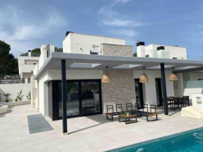 Luxe nieuwebouw villa